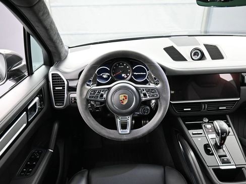 Certified 2021 Porsche Cayenne Turbo image 18