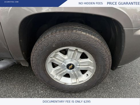 Used 2011 Chevrolet Suburban LT w/ Luxury Package AWD/4WD image 22