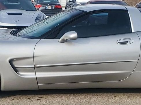 Used 2004 Chevrolet Corvette Coupe w/ Preferred Equipment Group image 8