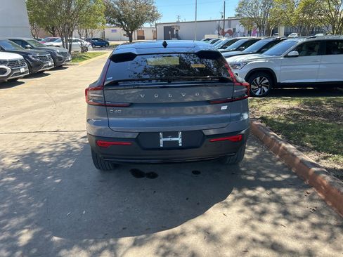 Used 2023 Volvo C40 P8 Recharge Ultimate image 5
