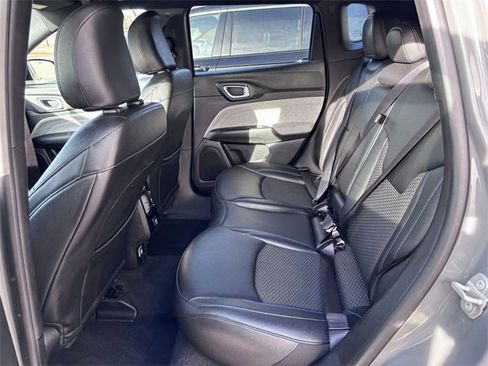 Certified 2024 Jeep Compass Latitude image 24