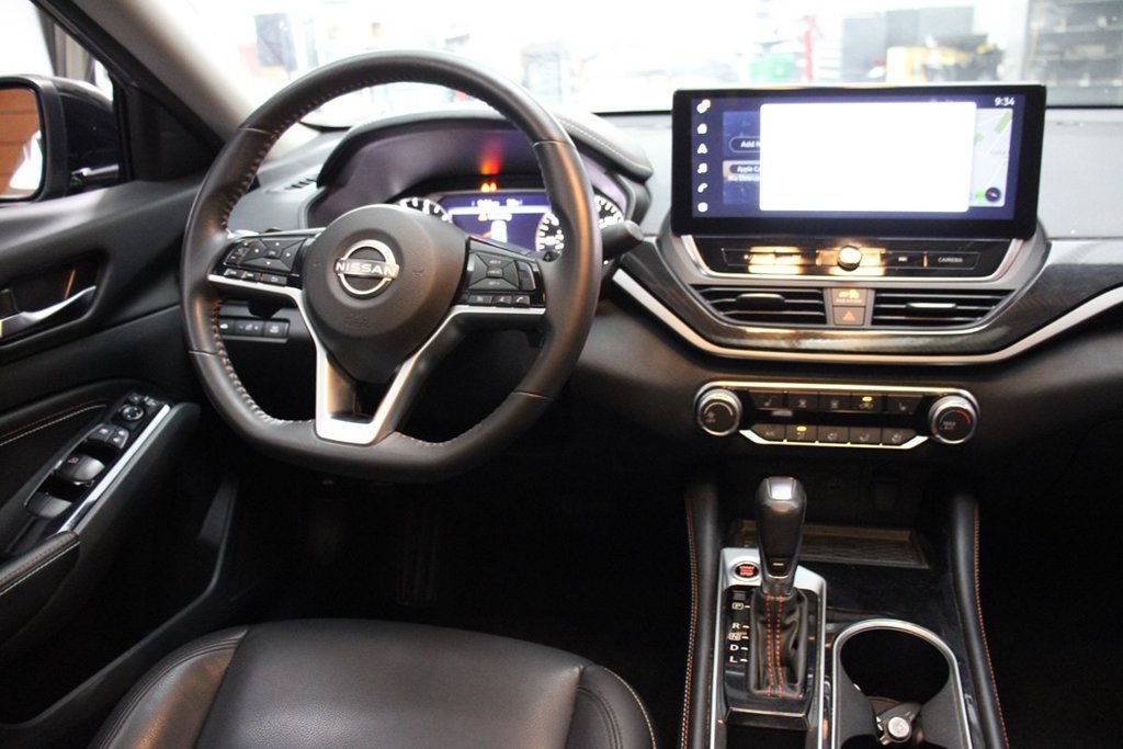 Used 2023 Nissan Altima 2.5 SR w/ SR Premium Package FWD image 18