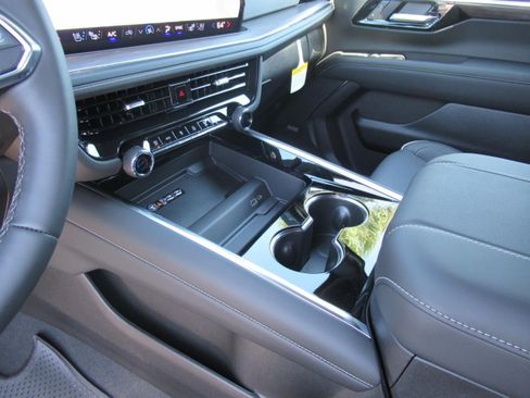 New 2026 Chevrolet Tahoe Premier AWD/4WD image 18