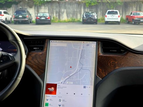 Used 2019 Tesla Model X 100D AWD/4WD image 36