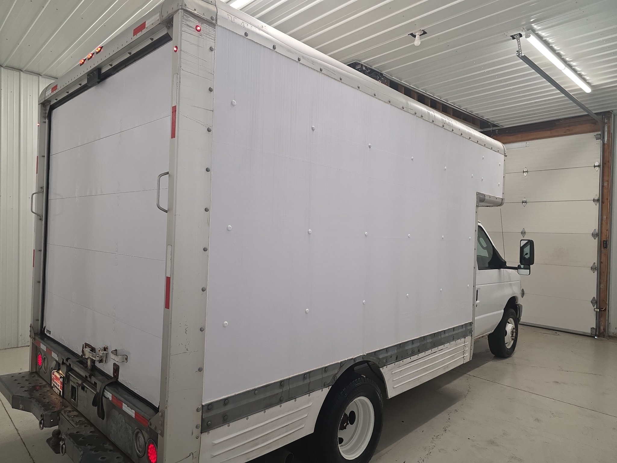 Used 2012 Ford E-450 and Econoline 450 Super Duty RWD image 8