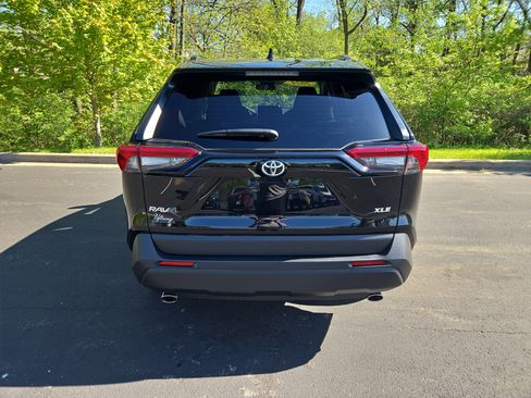 Used 2024 Toyota RAV4 XLE image 8