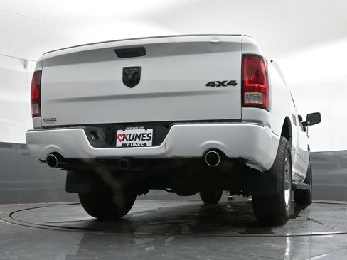 Used 2016 RAM 1500 Express AWD/4WD image 38
