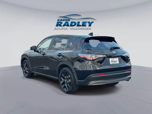 Used 2023 Honda HR-V Sport image 4
