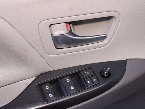 Used 2019 Toyota Sienna LE image 19