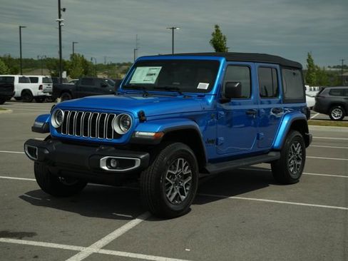 New 2026 Jeep Wrangler Unlimited Sahara AWD/4WD image 3