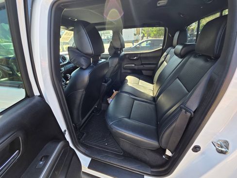 Used 2019 Toyota Tacoma Limited AWD/4WD image 13