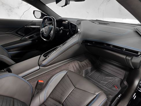 Used 2025 Chevrolet Corvette Z06 w/ Stealth Interior Trim Package RWD image 17