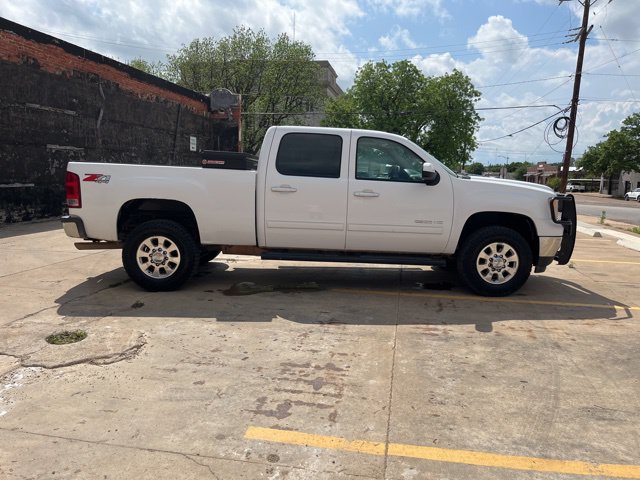Used 2013 GMC Sierra 2500 SLT w/ Entertainment Package AWD/4WD image 6