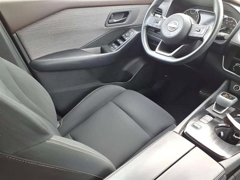 Used 2023 Nissan Rogue S image 9