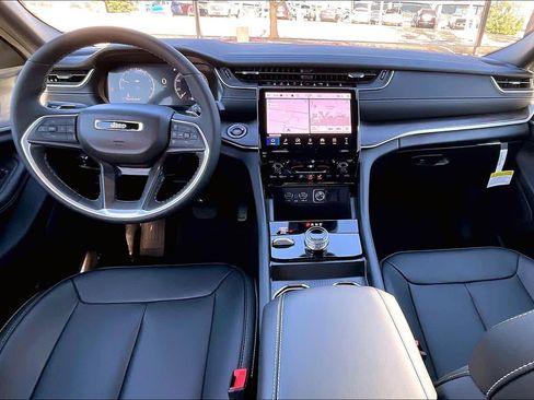 New 2025 Jeep Grand Cherokee Limited w/ Trailer Tow Package image 5