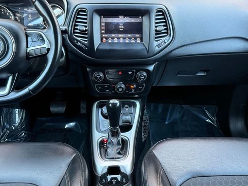 Used 2019 Jeep Compass Latitude image 27