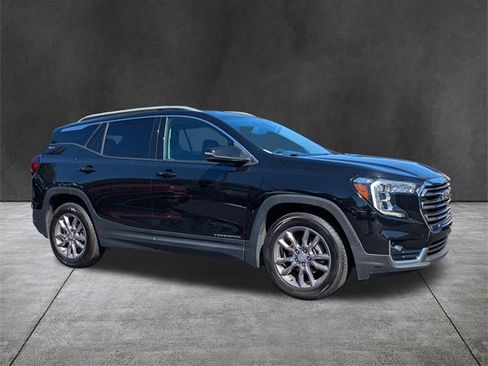 Used 2023 GMC Terrain SLT image 2