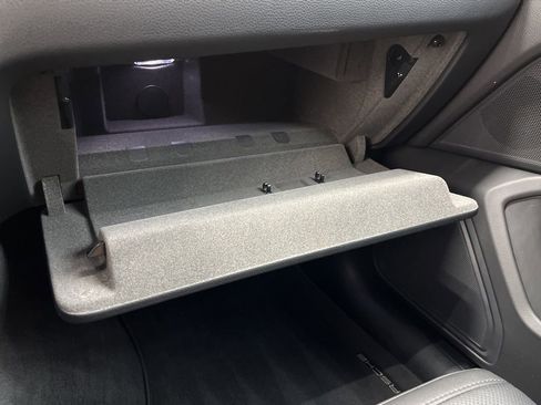 Used 2025 Porsche Macan image 29