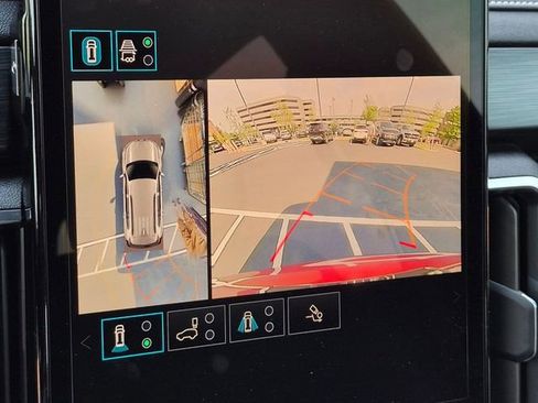 Used 2024 GMC Acadia Elevation FWD image 15