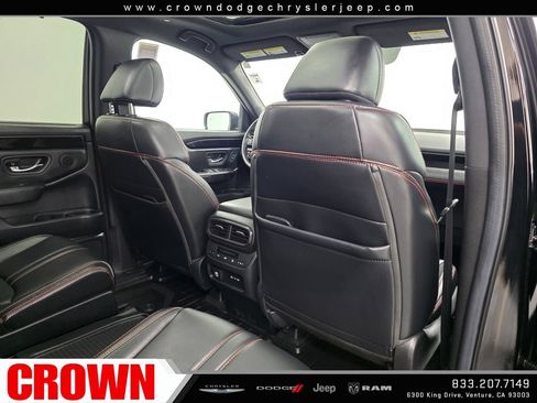 Used 2025 Honda Pilot TrailSport image 15