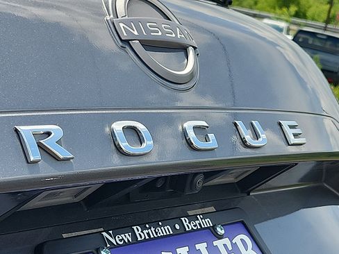 Used 2023 Nissan Rogue SV AWD/4WD image 30