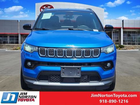 Used 2024 Jeep Compass Limited AWD/4WD image 2