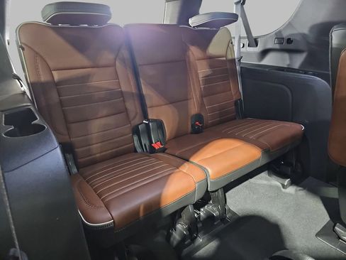Certified 2024 GMC Yukon XL Denali Ultimate AWD/4WD image 15