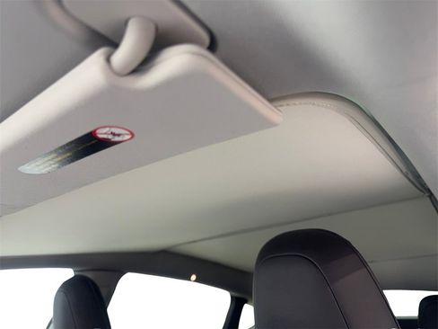 Used 2022 Tesla Model Y Performance image 69