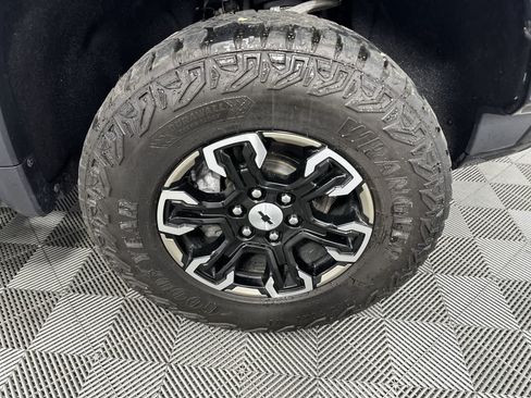 Used 2023 Chevrolet Silverado 1500 ZR2 w/ Technology Package AWD/4WD image 12