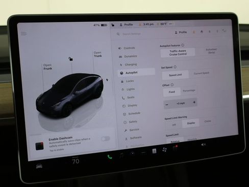 Used 2023 Tesla Model Y 2WD image 32