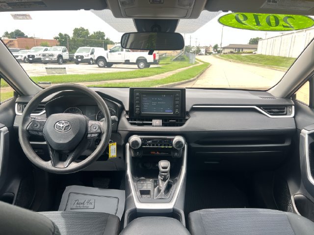 Used 2019 Toyota RAV4 LE w/ All Weather Liner Package AWD/4WD image 19