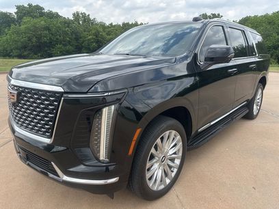 Used 2025 Cadillac Escalade ESV Luxury