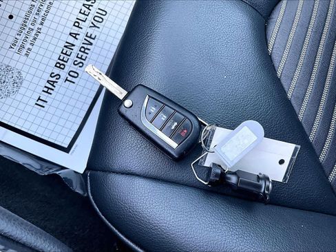 Used 2019 Toyota Camry SE image 15