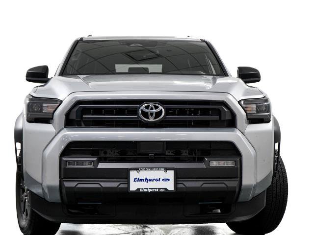 Used 2025 Toyota 4Runner SR5 AWD/4WD image 3