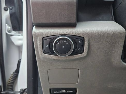 Used 2022 Ford F250 XL w/ Power Equipment Group AWD/4WD image 19
