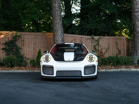 Used 2018 Porsche 911 GT2 RS image 3