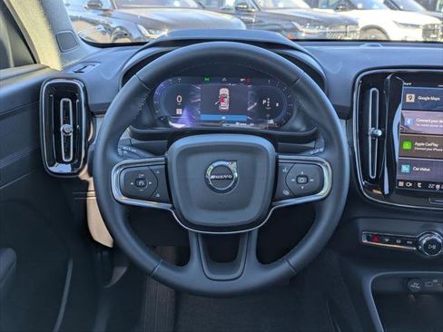 Used 2025 Volvo XC40 B5 Core w/ Protection Package Premier image 13