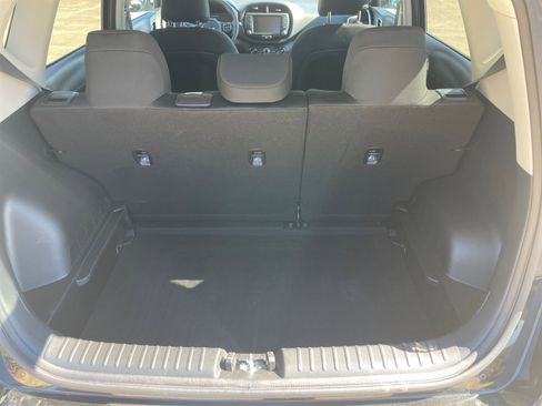 Used 2025 Kia Soul LX w/ LX Technology Package image 31