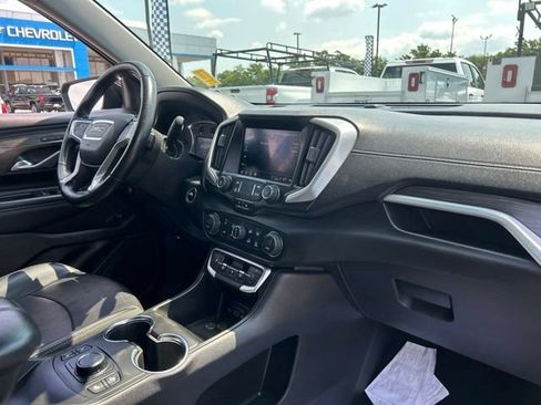 Used 2024 GMC Terrain SLT FWD image 34