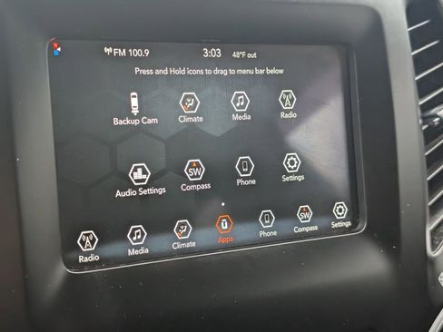 Used 2019 Jeep Cherokee Latitude w/ Popular Appearance Group image 16