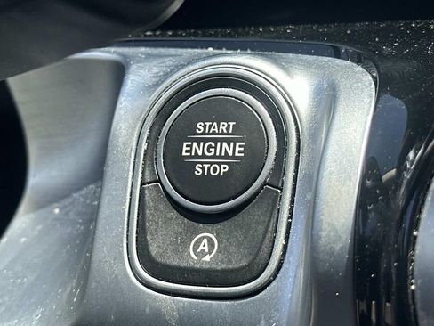 Used 2023 Mercedes-Benz GLB 250 4MATIC w/ Premium Package image 26