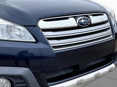 Used 2014 Subaru Outback 2.5i Limited w/ Moonroof Package AWD/4WD image 29