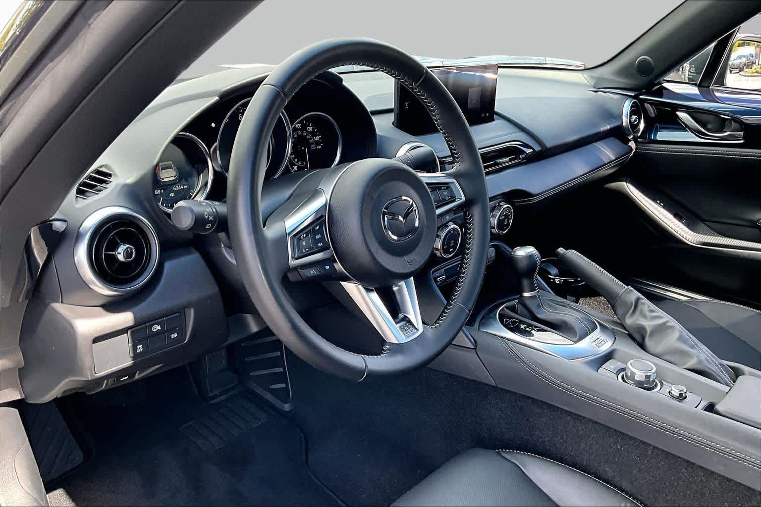 Used 2025 MAZDA MX-5 Miata RF Grand Touring RWD image 18