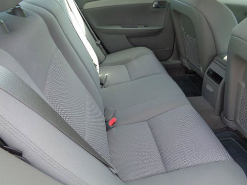 Used 2010 Chevrolet Malibu LS FWD image 11