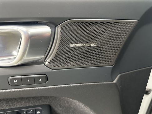 Used 2025 Volvo XC40 B5 Ultra w/ Climate Package image 14