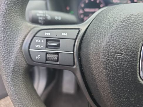 Used 2025 Honda Accord SE image 18