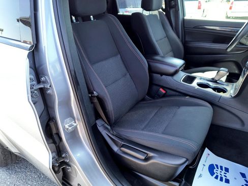 Used 2016 Jeep Grand Cherokee Laredo 75th Anniversary image 24