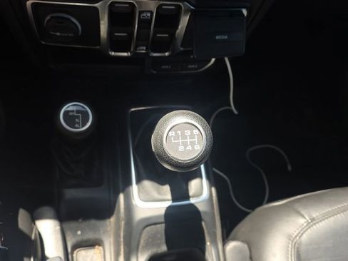 Used 2022 Jeep Wrangler Unlimited Sahara AWD/4WD image 47