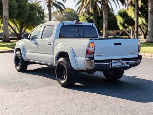 Used 2015 Toyota Tacoma PreRunner w/ SR5 Package RWD image 7