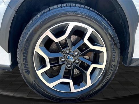 Used 2017 Subaru Crosstrek 2.0i Premium w/ Moonroof Package AWD/4WD image 36